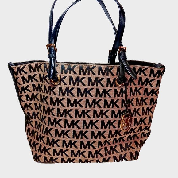 Michael Kors Handbags - MICHAEL KORS Jet Set Signature Grab Bag Tote Tan/Black Jacquard and Leather